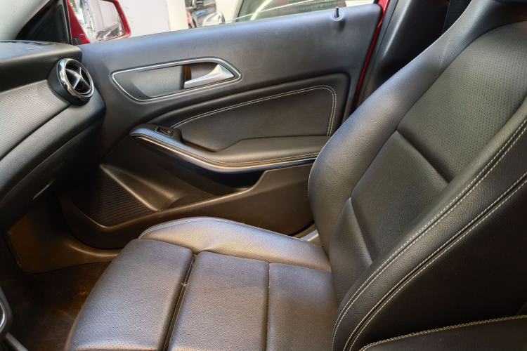 Used Mercedes-Benz GLA 2019 GLA 200 Dynamic Edition Interior 8