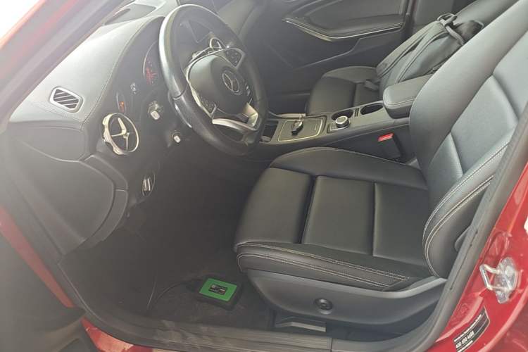 Used Mercedes-Benz GLA 2019 GLA 200 Fashion Model Left Front Seat