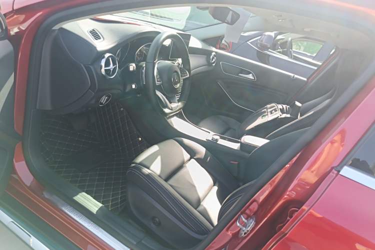 Used Mercedes-Benz GLA 2019 GLA 200 Fashion Model Left Front Seat