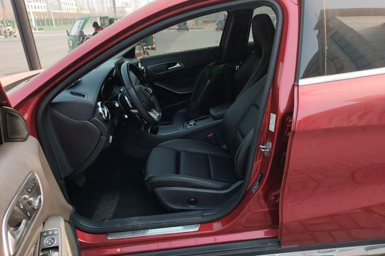 Used Mercedes-Benz GLA 2019 GLA 200 Fashion Model Left Front Seat