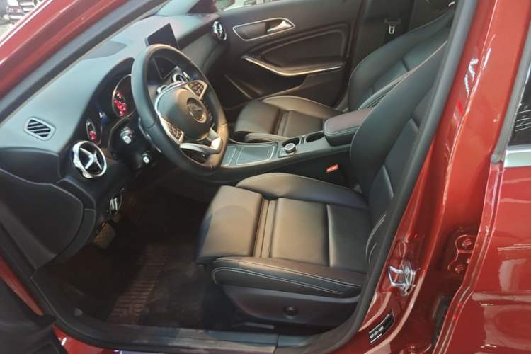 Used Mercedes-Benz GLA 2019 GLA 200 Dynamic Edition Left Front Seat