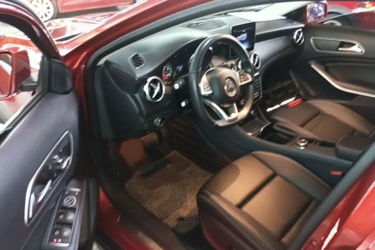 Used Mercedes-Benz GLA 2019 GLA 200 Dynamic Edition Left Front Seat