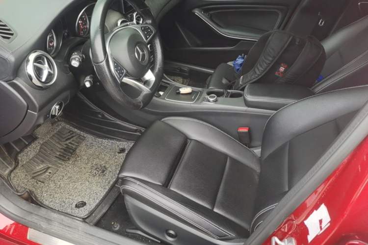 Used Mercedes-Benz GLA 2019 GLA 200 Fashion Model Left Front Seat