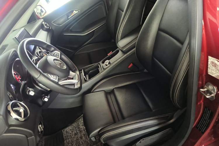 Used Mercedes-Benz GLA 2019 GLA 200 Fashion Model Left Front Seat