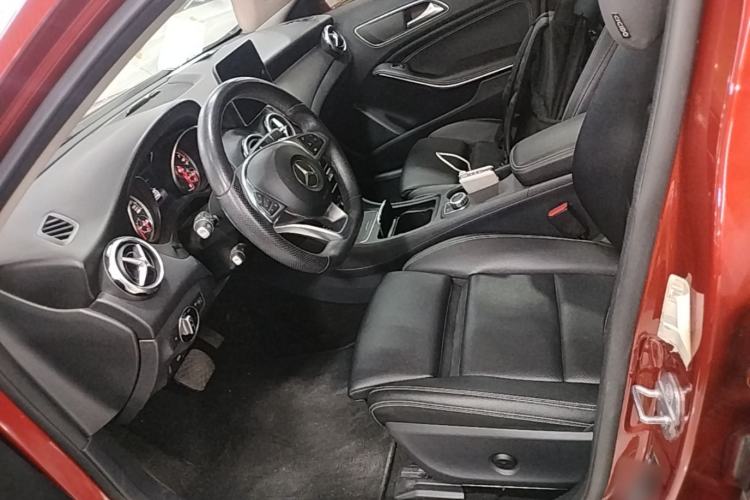Used Mercedes-Benz GLA 2019 GLA 200 Dynamic Edition Left Front Seat