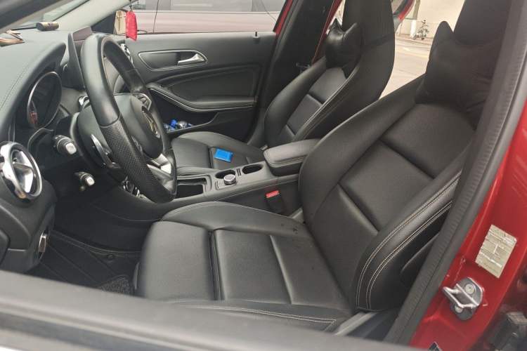 Used Mercedes-Benz GLA 2019 GLA 200 Fashion Model Left Front Seat