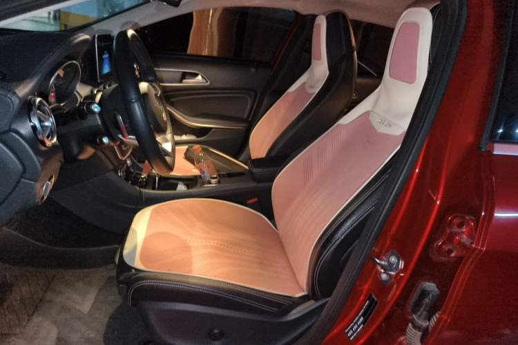 Used Mercedes-Benz GLA 2019 GLA 200 Fashion Model Left Front Seat
