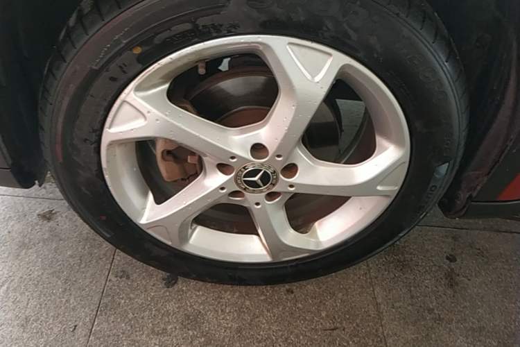 Used Mercedes-Benz GLA 2019 GLA 200 Dynamic Edition Left Front Wheel Hub