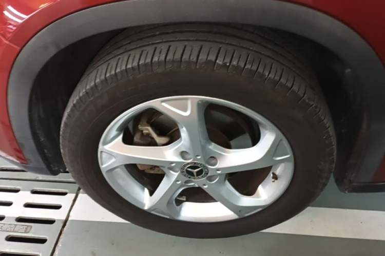Used Mercedes-Benz GLA 2019 GLA 200 Dynamic Edition Left Front Wheel Hub