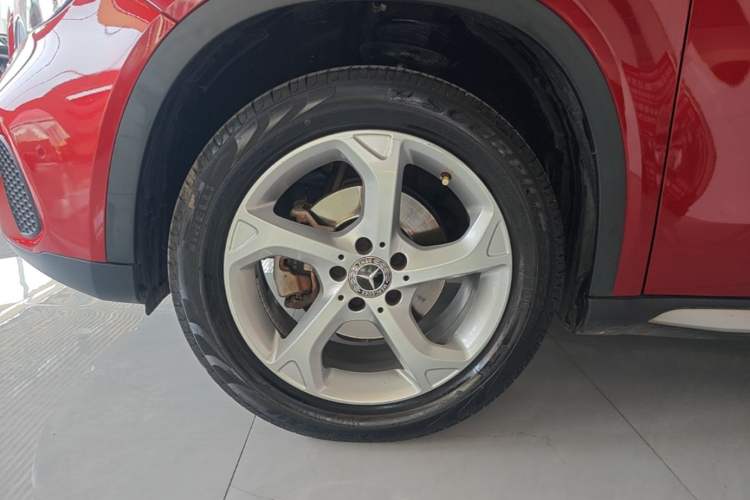 Used Mercedes-Benz GLA 2019 GLA 200 Dynamic Edition Left Front Wheel Hub