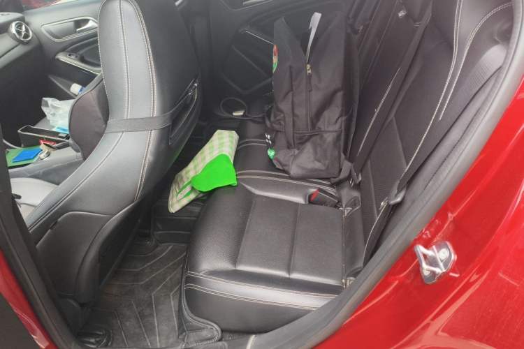 Used Mercedes-Benz GLA 2019 GLA 200 Fashion Model Left Rear Seat