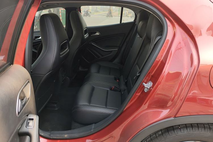Used Mercedes-Benz GLA 2019 GLA 200 Fashion Model Left Rear Seat