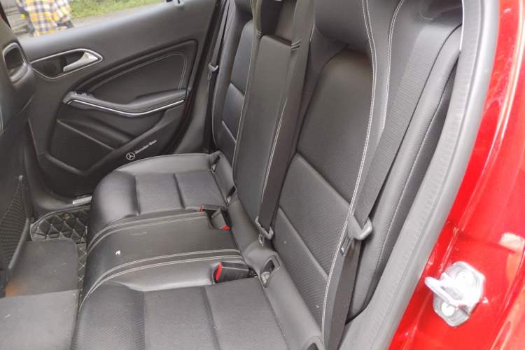 Used Mercedes-Benz GLA 2019 GLA 200 Fashion Model Left Rear Seat