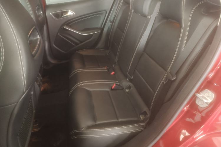 Used Mercedes-Benz GLA 2019 GLA 200 Fashion Model Left Rear Seat