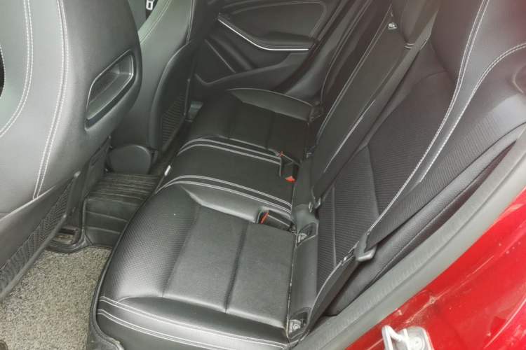 Used Mercedes-Benz GLA 2019 GLA 200 Fashion Model Left Rear Seat