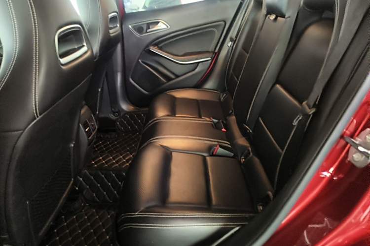Used Mercedes-Benz GLA 2019 GLA 200 Fashion Model Left Rear Seat