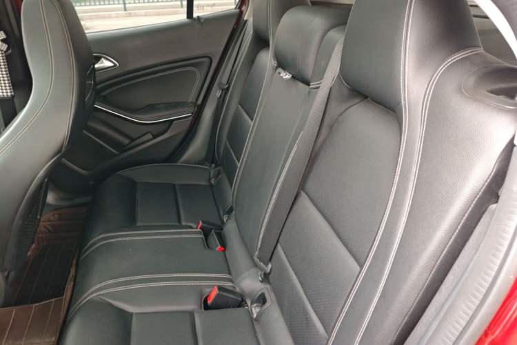 Used Mercedes-Benz GLA 2019 GLA 200 Fashion Model Left Rear Seat