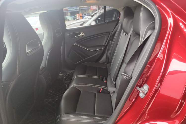 Used Mercedes-Benz GLA 2019 GLA 200 Fashion Model Left Rear Seat