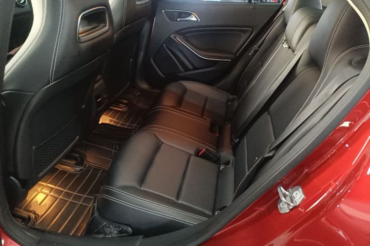 Used Mercedes-Benz GLA 2019 GLA 200 Fashion Model Left Rear Seat
