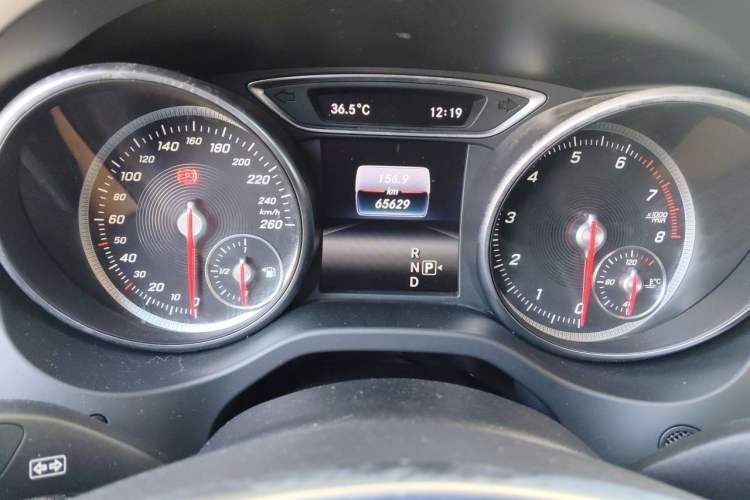Used Mercedes-Benz GLA 2019 GLA 200 Dynamic Edition Odometer Close Up