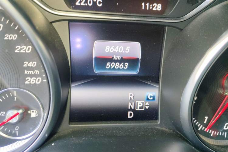 Used Mercedes-Benz GLA 2019 GLA 200 Fashion Model Odometer Close Up