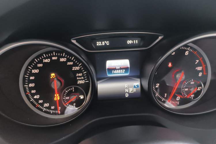 Used Mercedes-Benz GLA 2019 GLA 200 Fashion Model Odometer Close Up