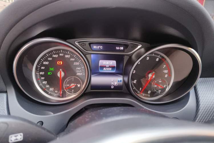 Used Mercedes-Benz GLA 2019 GLA 200 Fashion Model Odometer Close Up