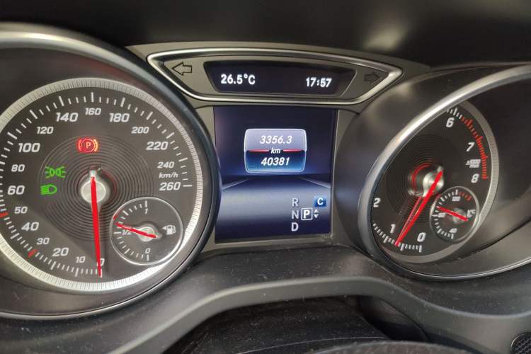 Used Mercedes-Benz GLA 2019 GLA 200 Dynamic Edition Odometer Close Up