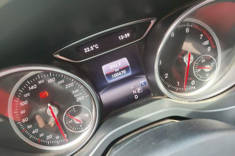 Used Mercedes-Benz GLA 2019 GLA 200 Dynamic Edition Odometer Close Up