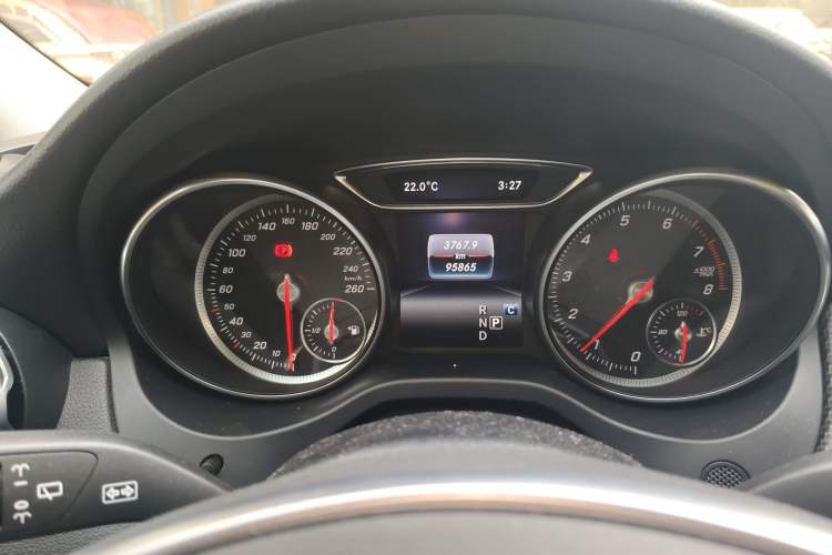 Used Mercedes-Benz GLA 2019 GLA 200 Dynamic Edition Odometer Close Up
