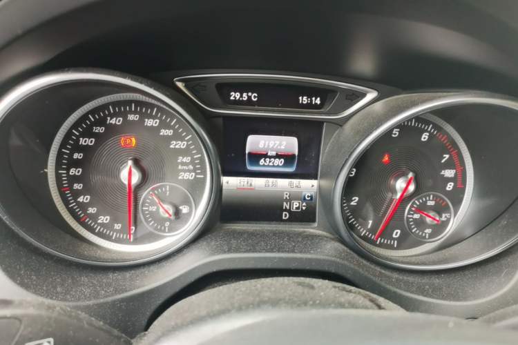 Used Mercedes-Benz GLA 2019 GLA 200 Fashion Model Odometer Close Up