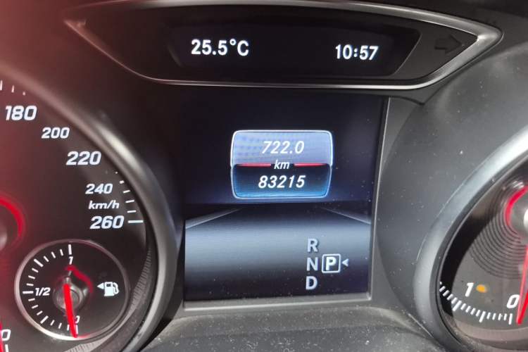 Used Mercedes-Benz GLA 2019 GLA 200 Fashion Model Odometer Close Up