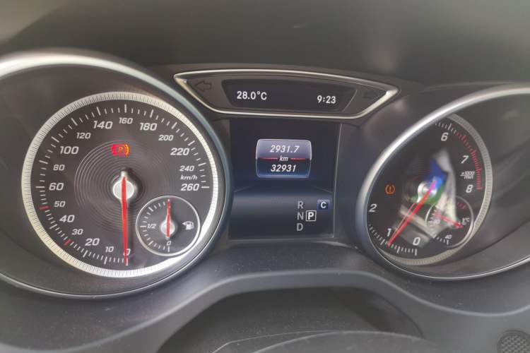 Used Mercedes-Benz GLA 2019 GLA 200 Dynamic Edition Odometer Close Up