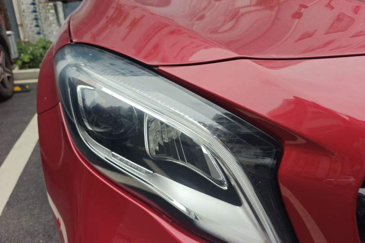 Used Mercedes-Benz GLA 2019 GLA 220 4MATIC Sport Edition Right Front Headlight