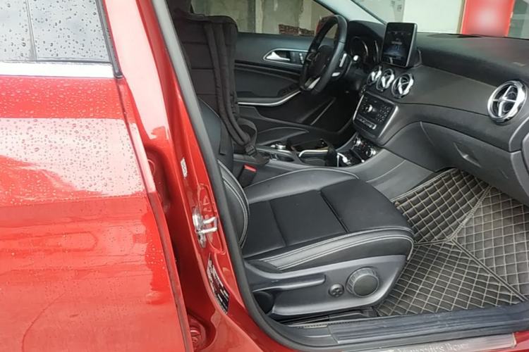 Used Mercedes-Benz GLA 2019 GLA 200 Dynamic Edition Right Front Seat