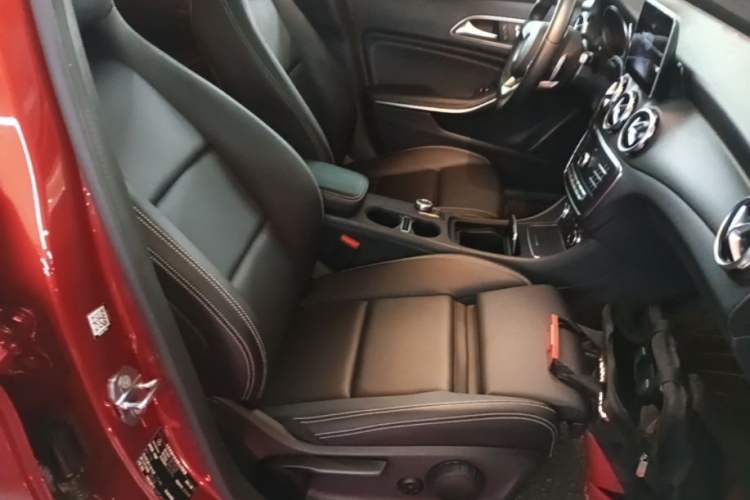 Used Mercedes-Benz GLA 2019 GLA 200 Dynamic Edition Right Front Seat