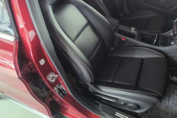 Used Mercedes-Benz GLA 2019 GLA 200 Fashion Model Right Front Seat