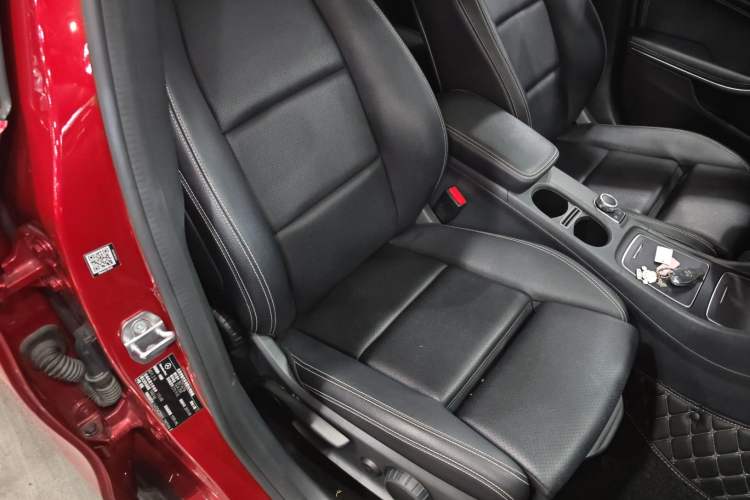 Used Mercedes-Benz GLA 2019 GLA 200 Dynamic Edition Right Front Seat