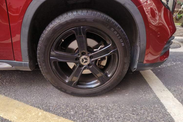 Used Mercedes-Benz GLA 2019 GLA 200 Fashion Model Right Front Wheel Hub