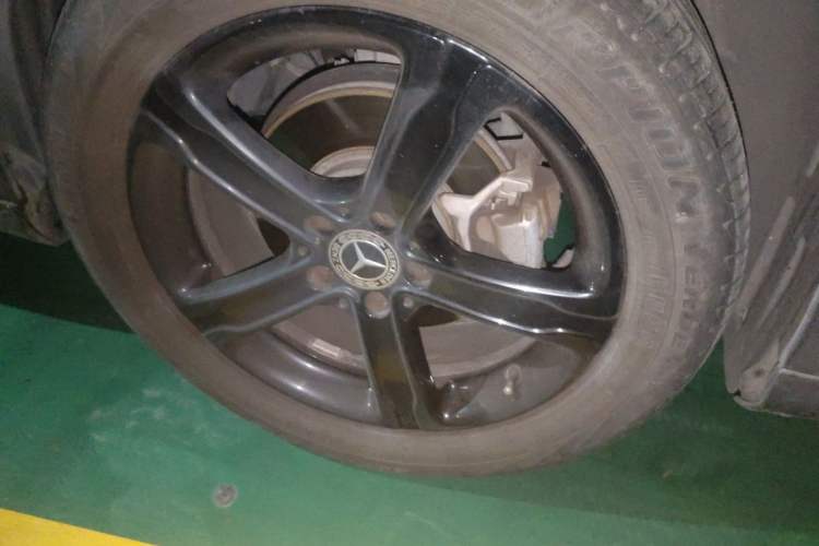 Used Mercedes-Benz GLA 2019 GLA 200 Fashion Model Right Front Wheel Hub