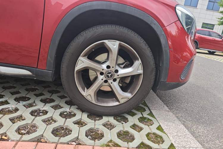 Used Mercedes-Benz GLA 2019 GLA 200 Dynamic Edition Right Front Wheel Hub