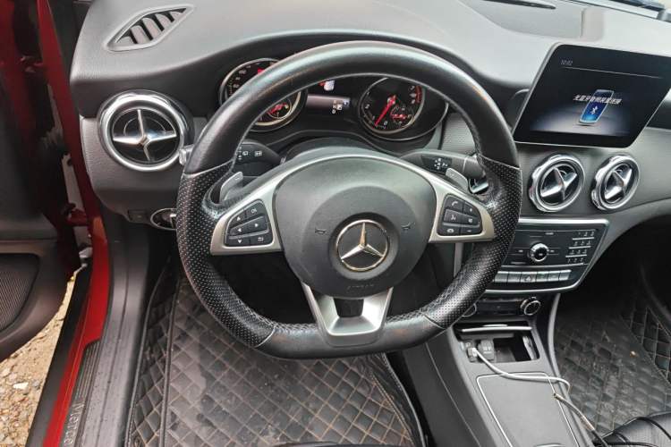 Used Mercedes-Benz GLA 2019 GLA 200 Dynamic Edition Steering Wheel