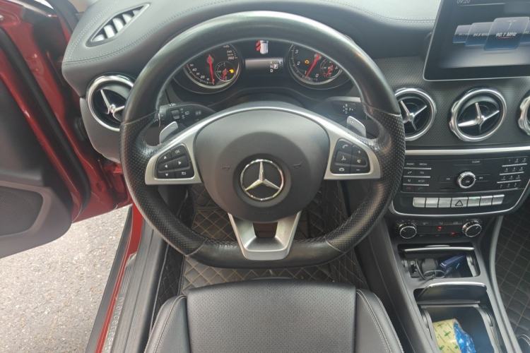 Used Mercedes-Benz GLA 2019 GLA 200 Fashion Model Steering Wheel