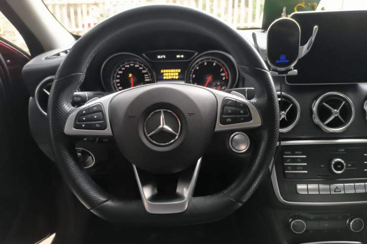 Used Mercedes-Benz GLA 2019 GLA 200 Fashion Model Steering Wheel