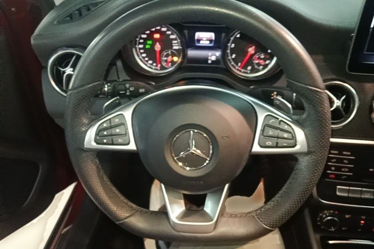Used Mercedes-Benz GLA 2019 GLA 200 Fashion Model Steering Wheel