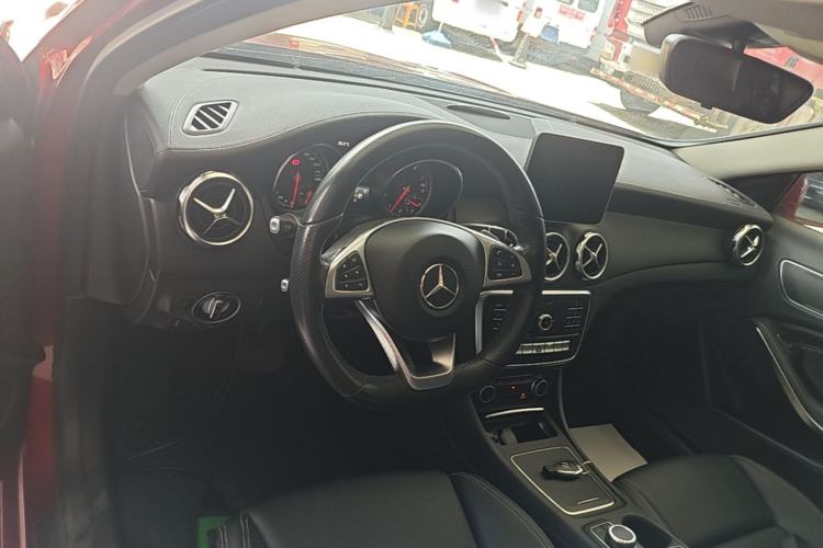 Used Mercedes-Benz GLA 2019 GLA 200 Fashion Model Steering Wheel