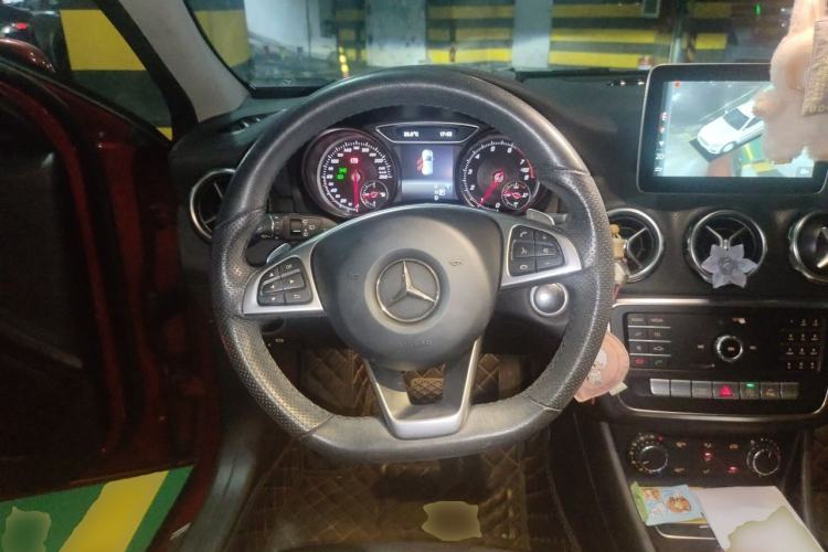 Used Mercedes-Benz GLA 2019 GLA 200 Fashion Model Steering Wheel