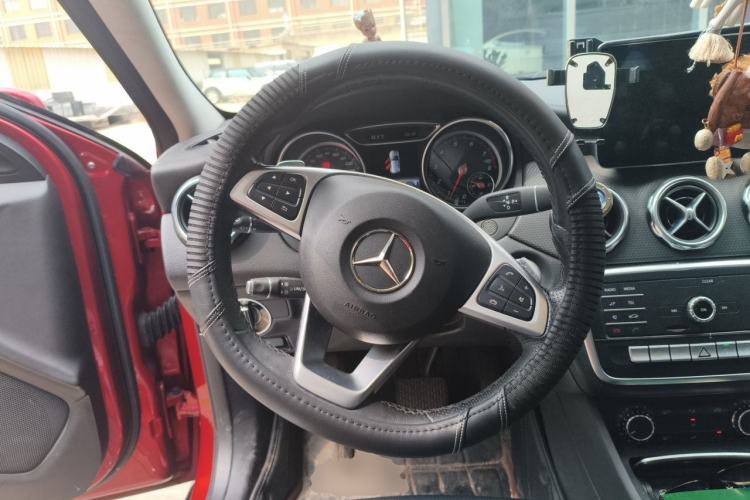 Used Mercedes-Benz GLA 2019 GLA 200 Fashion Model Steering Wheel