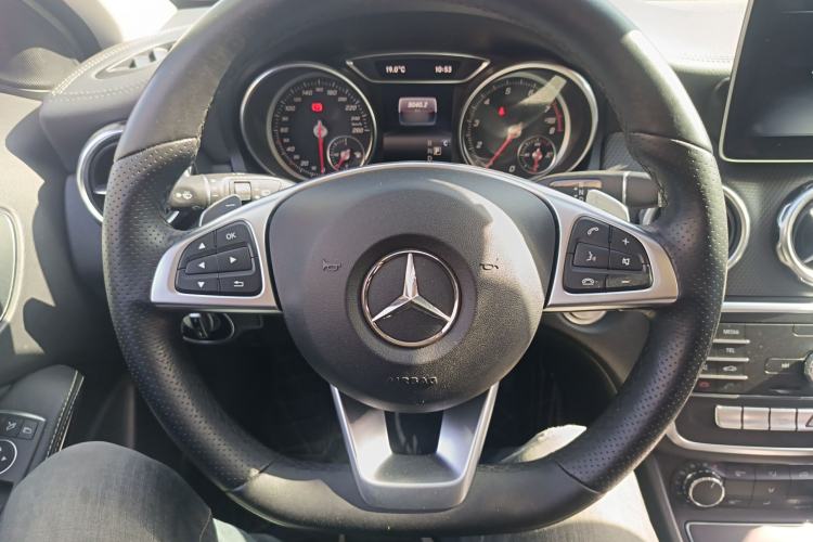 Used Mercedes-Benz GLA 2019 GLA 200 Fashion Model Steering Wheel