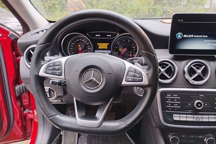 Used Mercedes-Benz GLA 2019 GLA 200 Fashion Model Steering Wheel